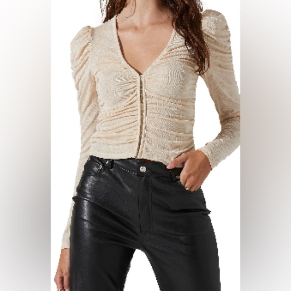 ASTR MAY MADNESS PRICE DROP!  Ruched front long sleeve top, Cream, XL